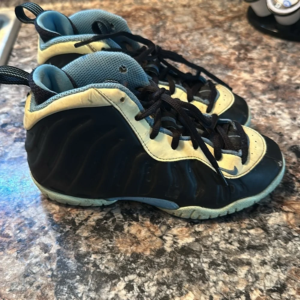 Nike Little Posite One Sneakers Multicolor Youth Size 13.5 Basketball DH6491001
